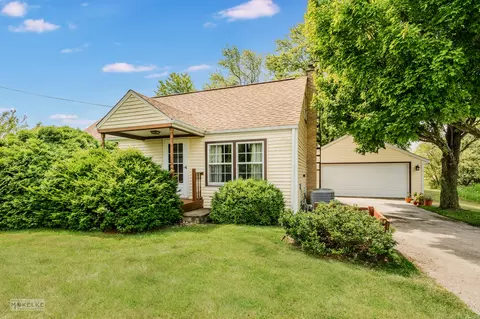 908 E Main St, Newark, IL 60541