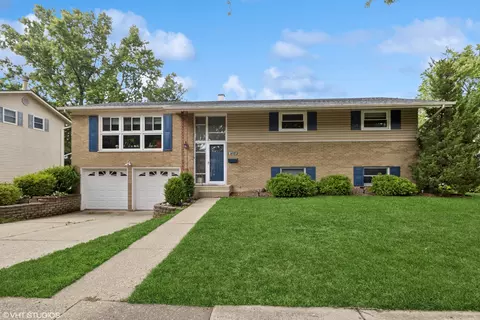1217 E Pratt Dr, Palatine, IL 60074