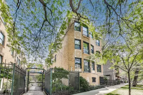 7021 N Sheridan Rd #1, Chicago, IL 60626