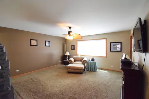 963 E Castlewood Ln, Bartlett, IL 60103 photo 18