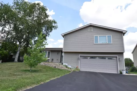 963 E Castlewood Ln, Bartlett, IL 60103
