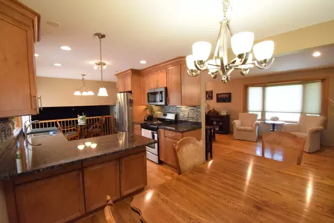 963 E Castlewood Ln, Bartlett, IL 60103 photo 13