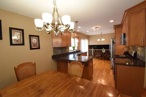 963 E Castlewood Ln, Bartlett, IL 60103 photo 11
