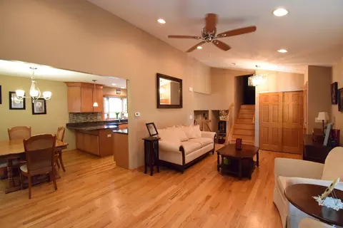 963 E Castlewood Ln, Bartlett, IL 60103 photo 9