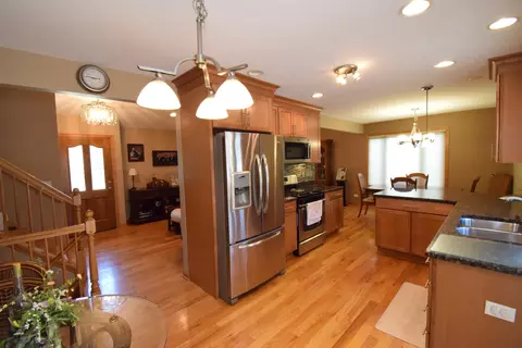 963 E Castlewood Ln, Bartlett, IL 60103 photo 12