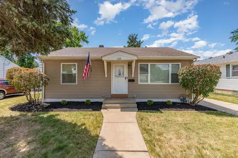 119 Riverside Dr, Montgomery, IL 60538