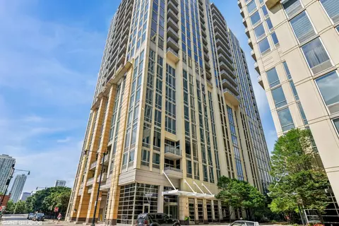700 N Larrabee St #1409, Chicago, IL 60654