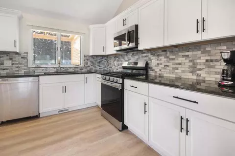 Kitchen - 3302 Rustic Ln, Crown Point, IN 46307 photo 2 of 3