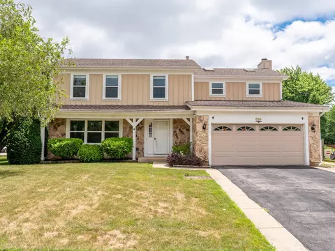 810 Fox Run Ln, Algonquin, IL 60102