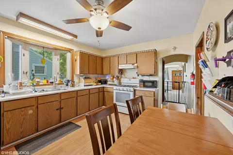 Kitchen - 8124 44th St, Lyons, IL 60534 photo 1 of 2