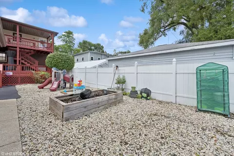 Exterior - 8124 44th St, Lyons, IL 60534 photo 2 of 3