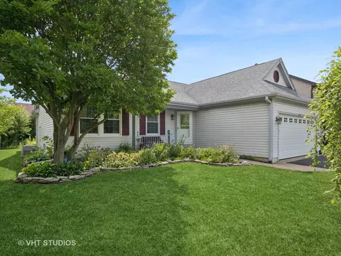 1135 Lexington Ln, Lake Zurich, IL 60047