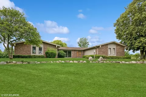 22753 W Owens Rd, Mundelein, IL 60060