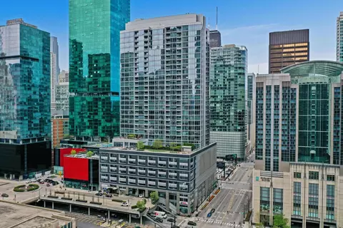 240 E Illinois St #2702, Chicago, IL 60611