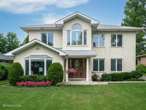 2612 Wilmette Ave, Wilmette, IL 60091