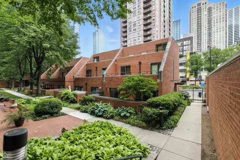 1121 S Plymouth Ct #A, Chicago, IL 60605