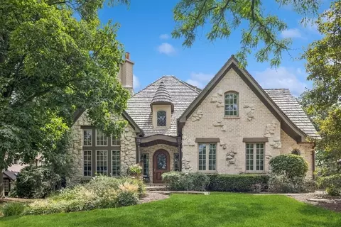 31 Oak St S, Hinsdale, IL 60521