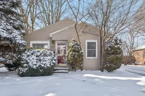 22 N Lewis Ave, Waukegan, IL 60085
