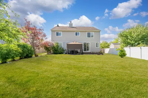 Exterior - 120 Willow Rd, Wheeling, IL 60090 photo 4 of 5