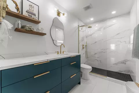 Bath - 120 Willow Rd, Wheeling, IL 60090 photo 4 of 4
