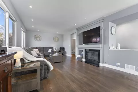 Living - 120 Willow Rd, Wheeling, IL 60090 photo 2 of 2