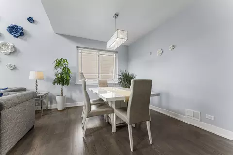 Dining - 120 Willow Rd, Wheeling, IL 60090 photo 1 of 1