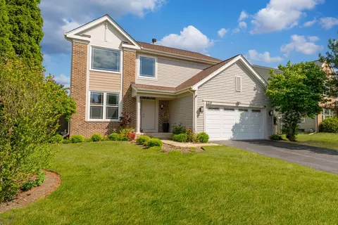 Exterior - 120 Willow Rd, Wheeling, IL 60090 photo 2 of 5