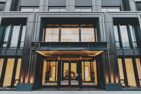 21 N May St #402, Chicago, IL 60607