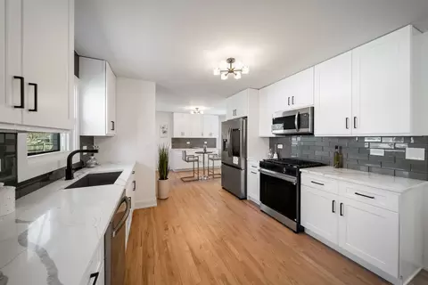 220 E Washington St, Des Plaines, IL 60016 photo 11