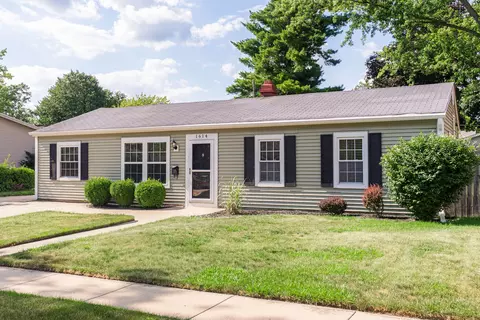 1614 E Dresser Rd, Dekalb, IL 60115