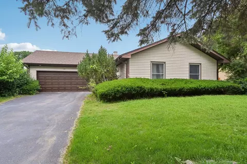 5420 W Sherman Dr, Mchenry, IL 60050