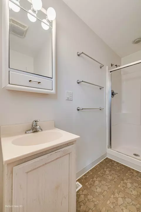 Bath - 347 Crotty Ave, Seneca, IL 61360 photo 4 of 4