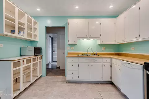 Kitchen - 347 Crotty Ave, Seneca, IL 61360 photo 1 of 2