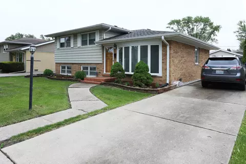 Exterior - 1065 Irwin Ave, Des Plaines, IL 60018 photo 3 of 6