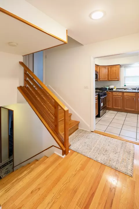 Entry Way - 1065 Irwin Ave, Des Plaines, IL 60018 photo 1 of 3