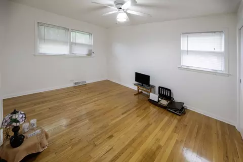 Bedroom - 1065 Irwin Ave, Des Plaines, IL 60018 photo 1 of 5