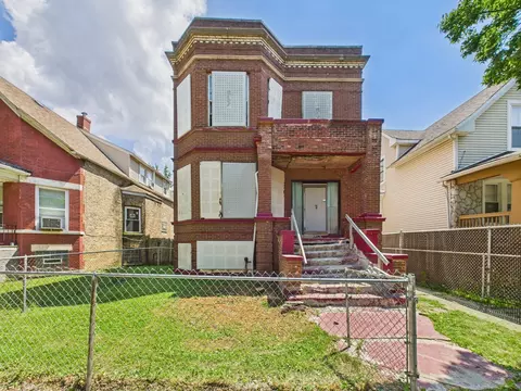 5045 W Erie St, Chicago, IL 60644