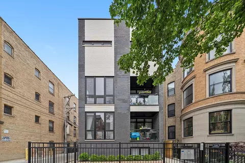 702 W Wellington Ave #2N, Chicago, IL 60657