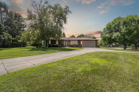 1619 Arnold Ave, Rockford, IL 61108