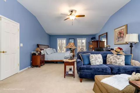Bedroom - 2219 Barrett Dr, Algonquin, IL 60102 photo 4 of 5