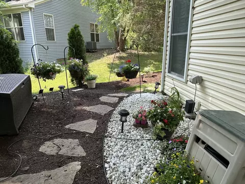 Exterior - 2219 Barrett Dr, Algonquin, IL 60102 photo 5 of 15
