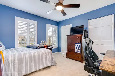 Bedroom - 2219 Barrett Dr, Algonquin, IL 60102 photo 3 of 5