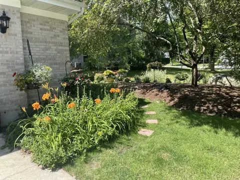 Exterior - 2219 Barrett Dr, Algonquin, IL 60102 photo 6 of 15
