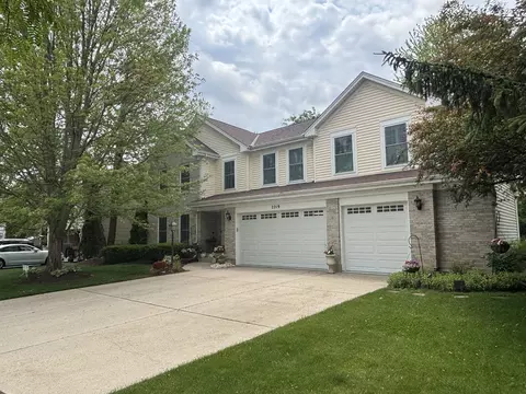 2219 Barrett Dr, Algonquin, IL 60102