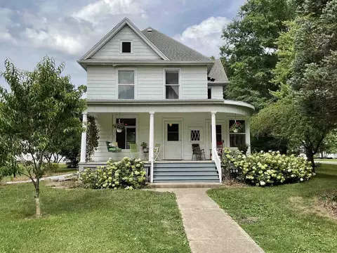 108 N Walnut St, Lindenwood, IL 61049