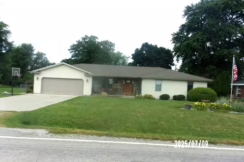 1617 N 2000 E Rd, Watseka, IL 60970