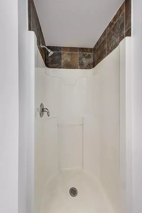 Bath - 25651 S Middle Point Ave, Monee, IL 60449 photo 3 of 4