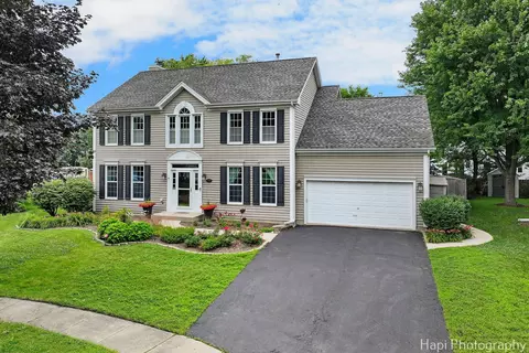 768 Wexford Ct, Grayslake, IL 60030
