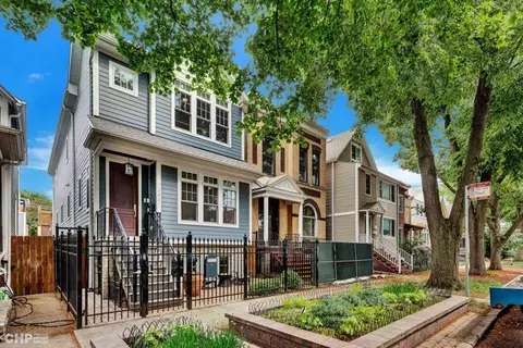 3851 N Hermitage Ave, Chicago, IL 60613
