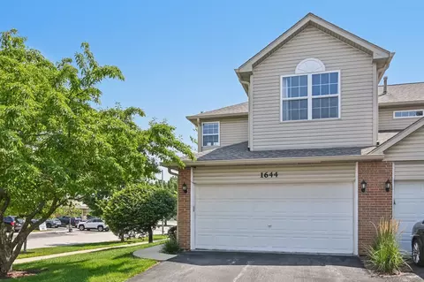 1644 Windward Ave, Naperville, IL 60563